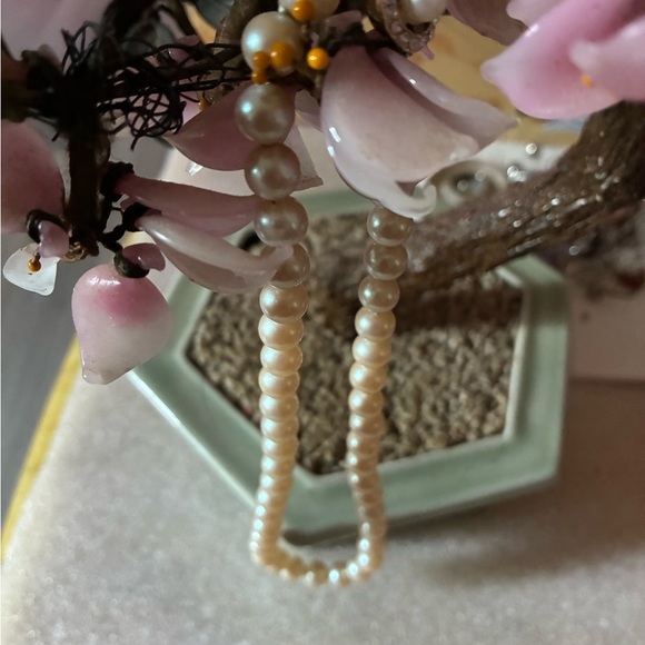 Elegant Gia Pearl Necklace